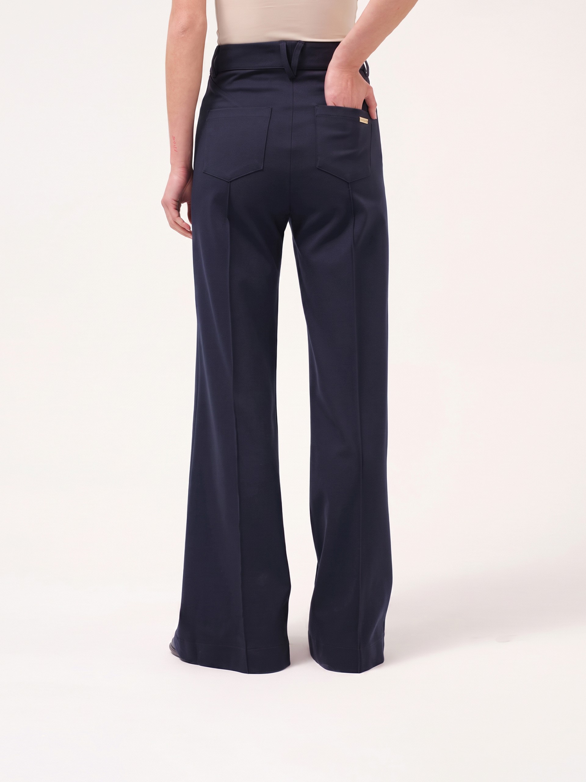 Knit trousers with pockets