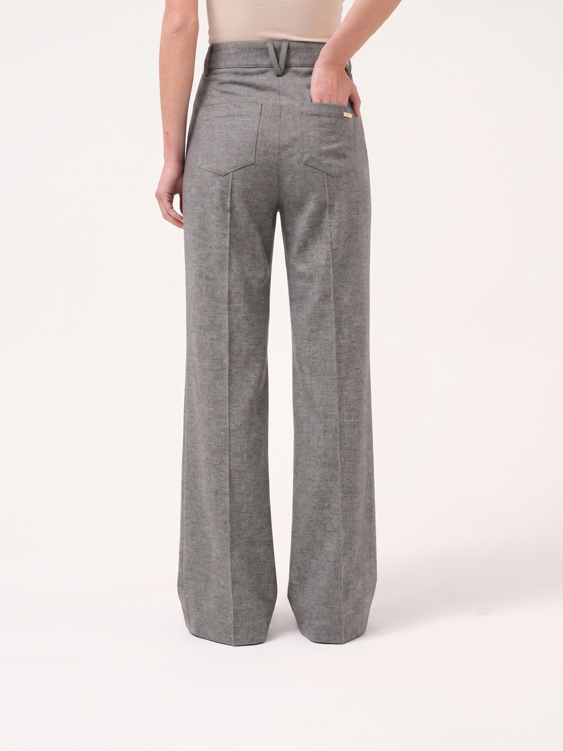 Knit trousers with pockets