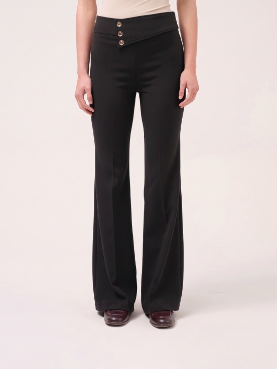 Calça boca de sino