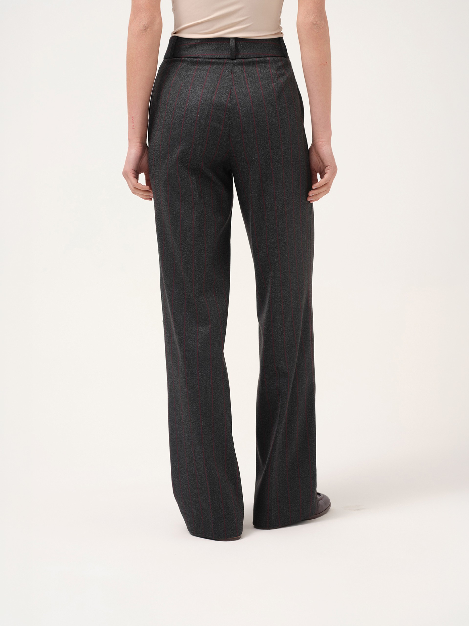 Calça de riscas bordeaux