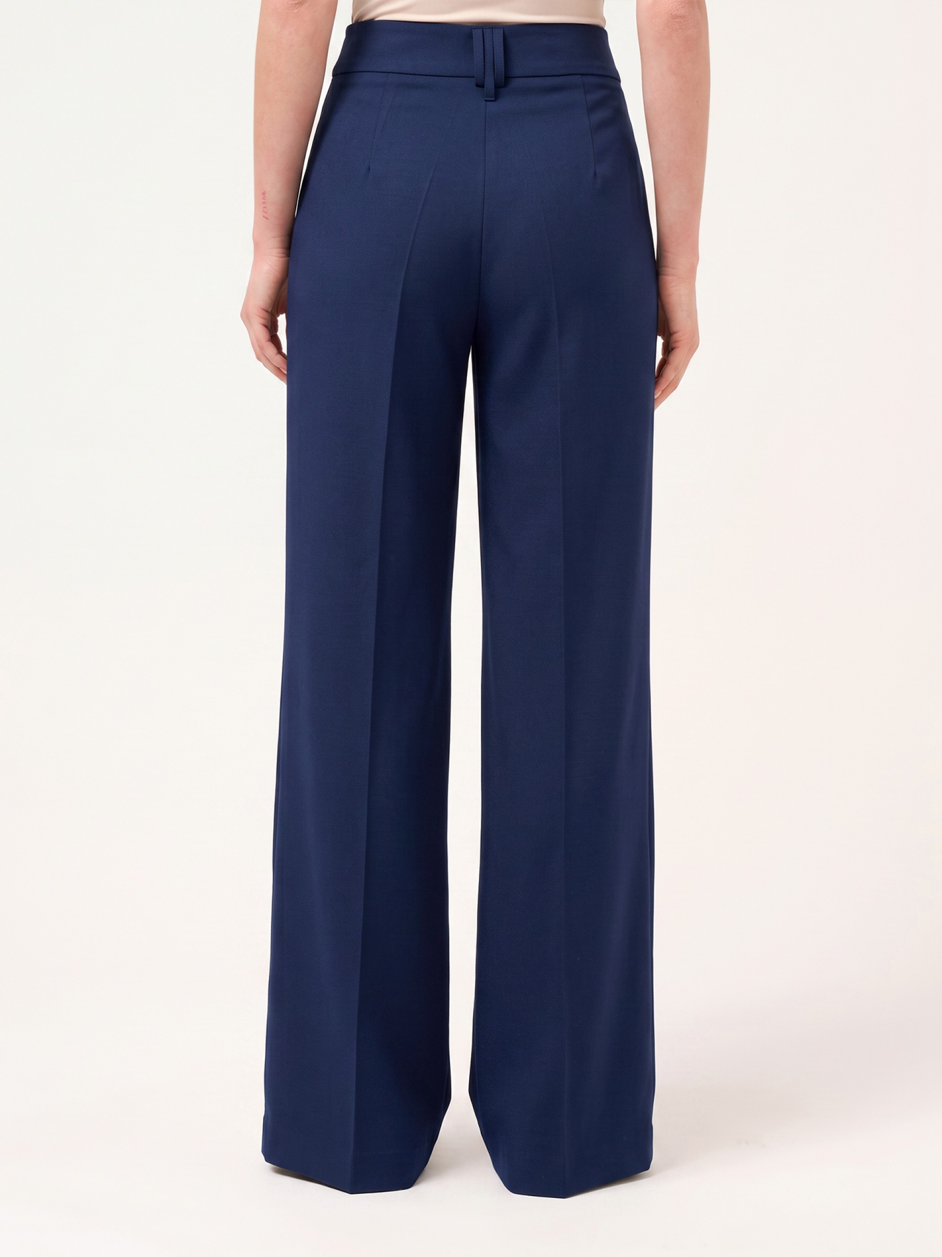 Wide-leg trousers