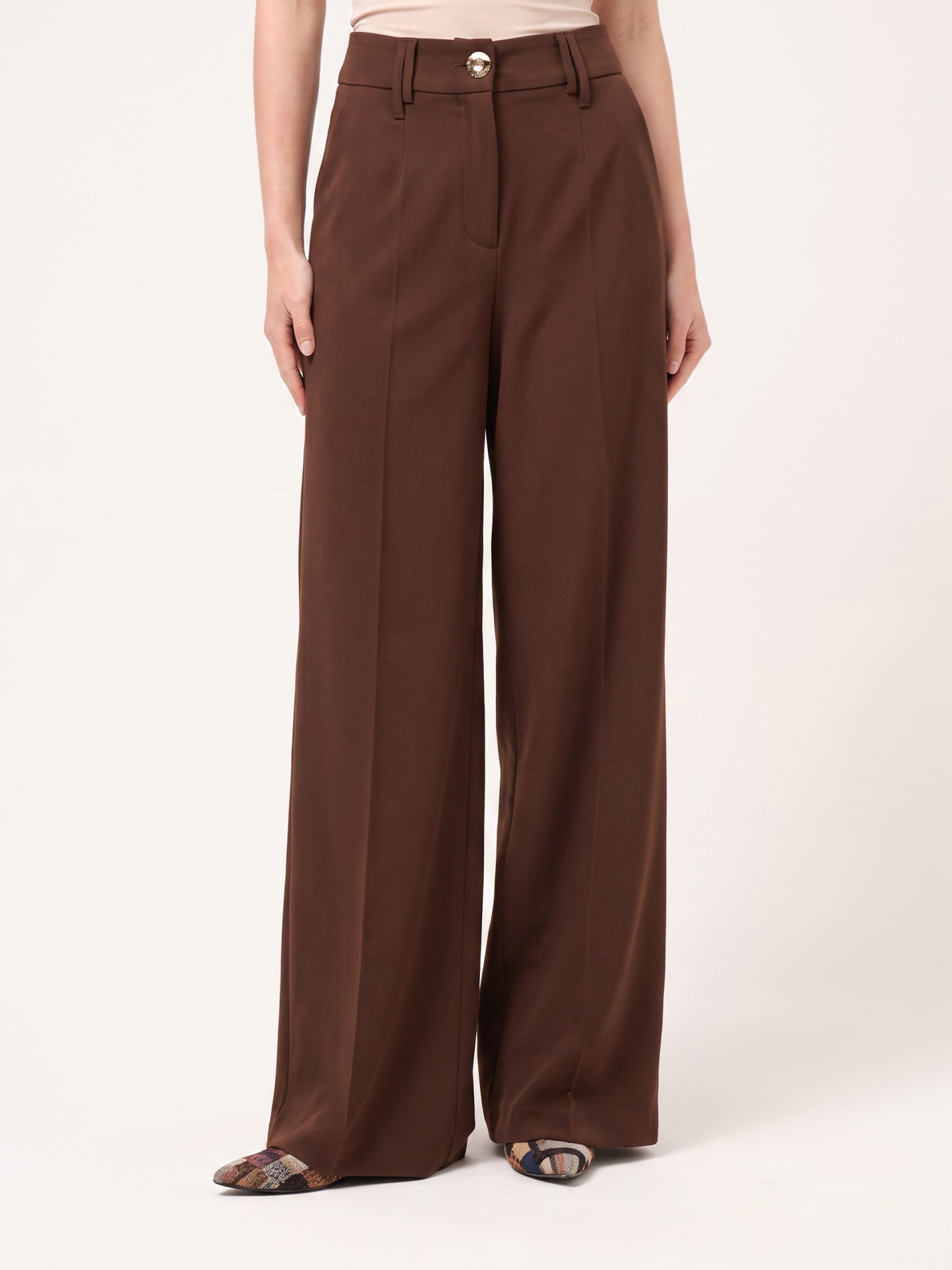 Wide-leg trousers