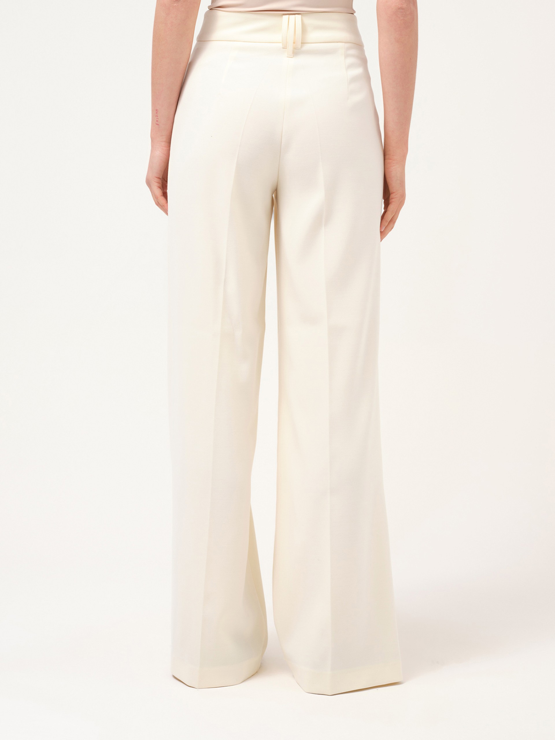 Wide-leg trousers