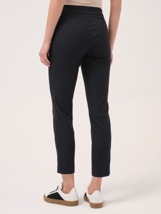Calça slim fit com palas