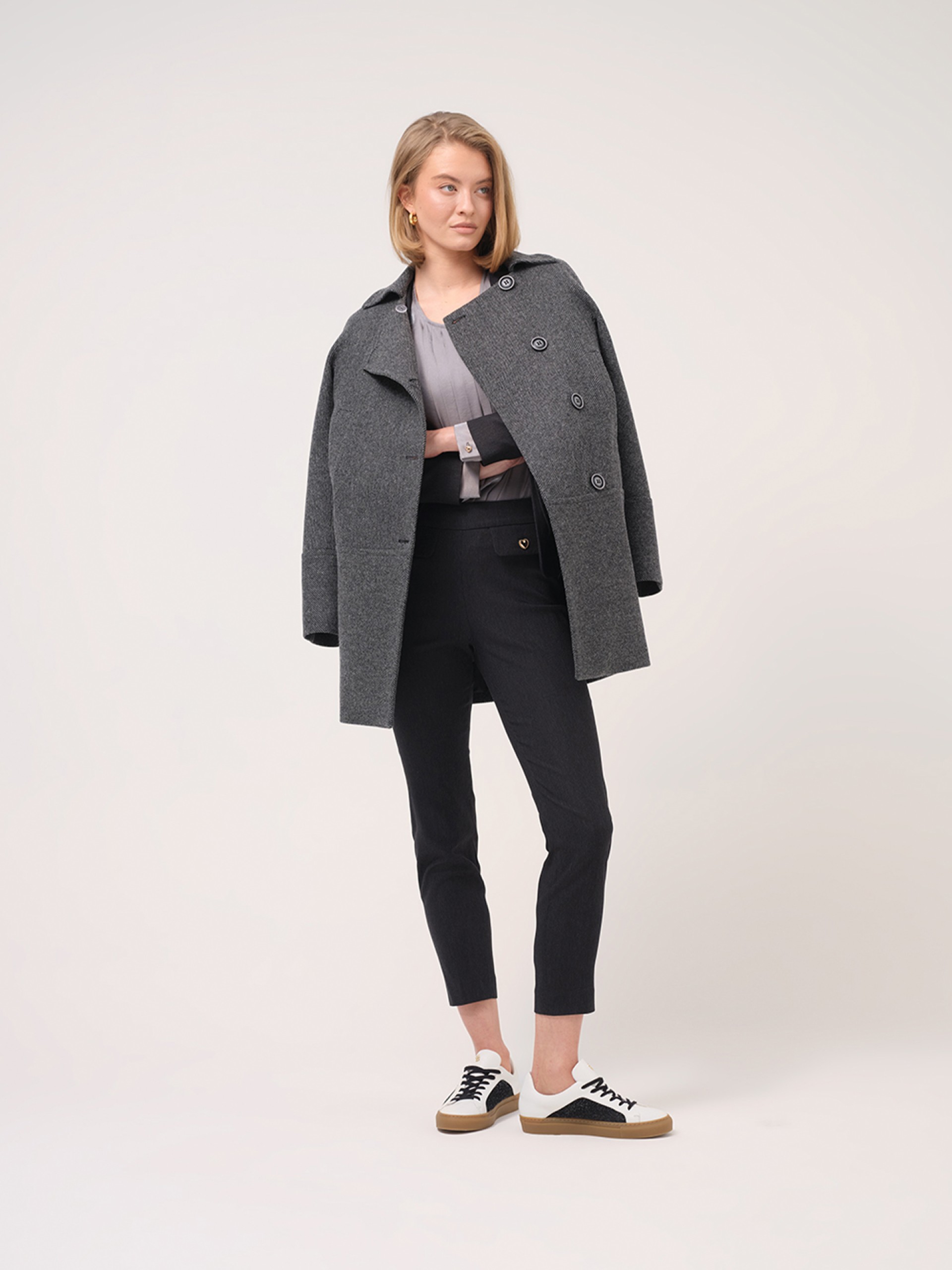 Slim-fit trousers with flaps