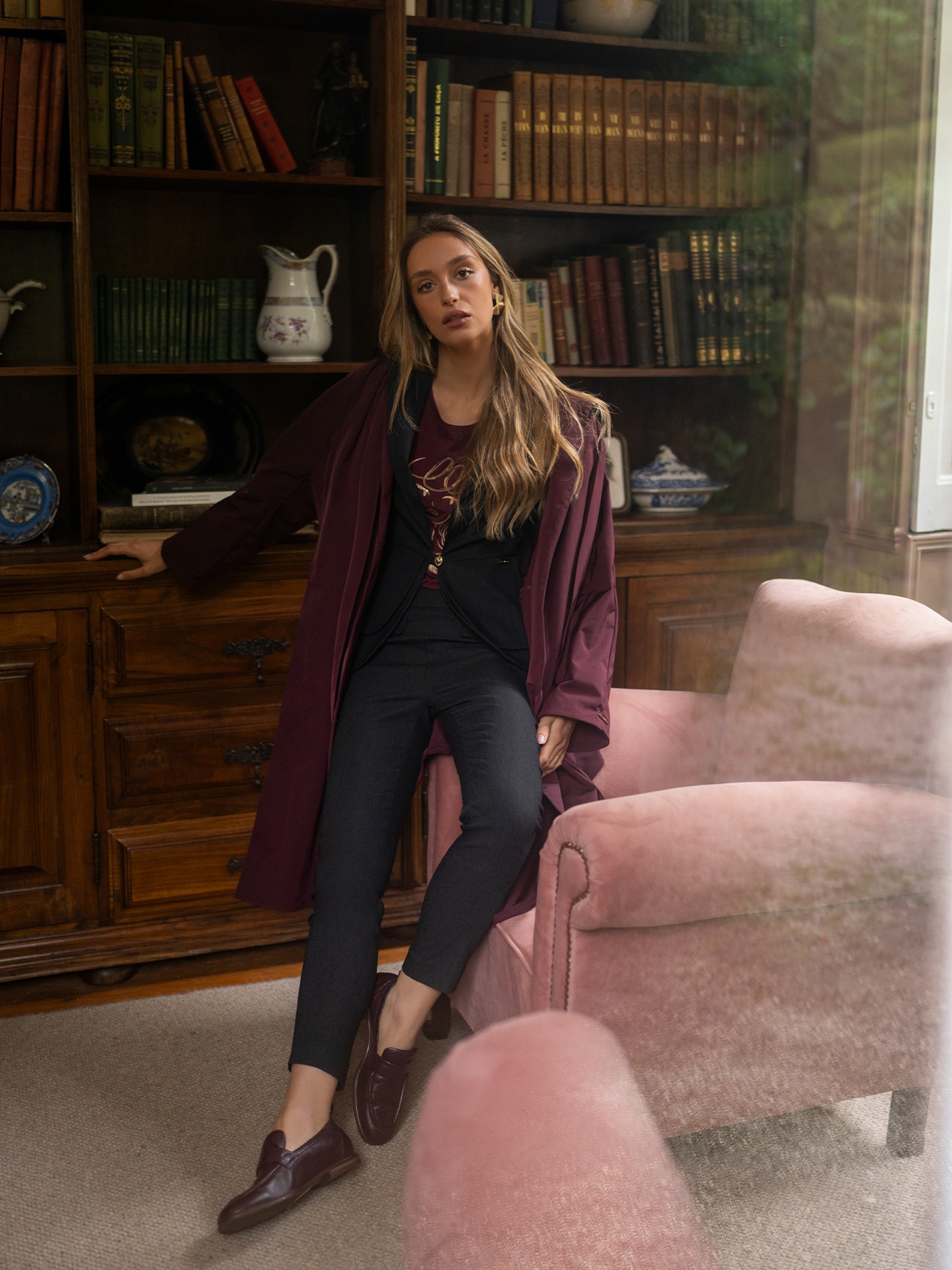Slim-fit trousers with flaps