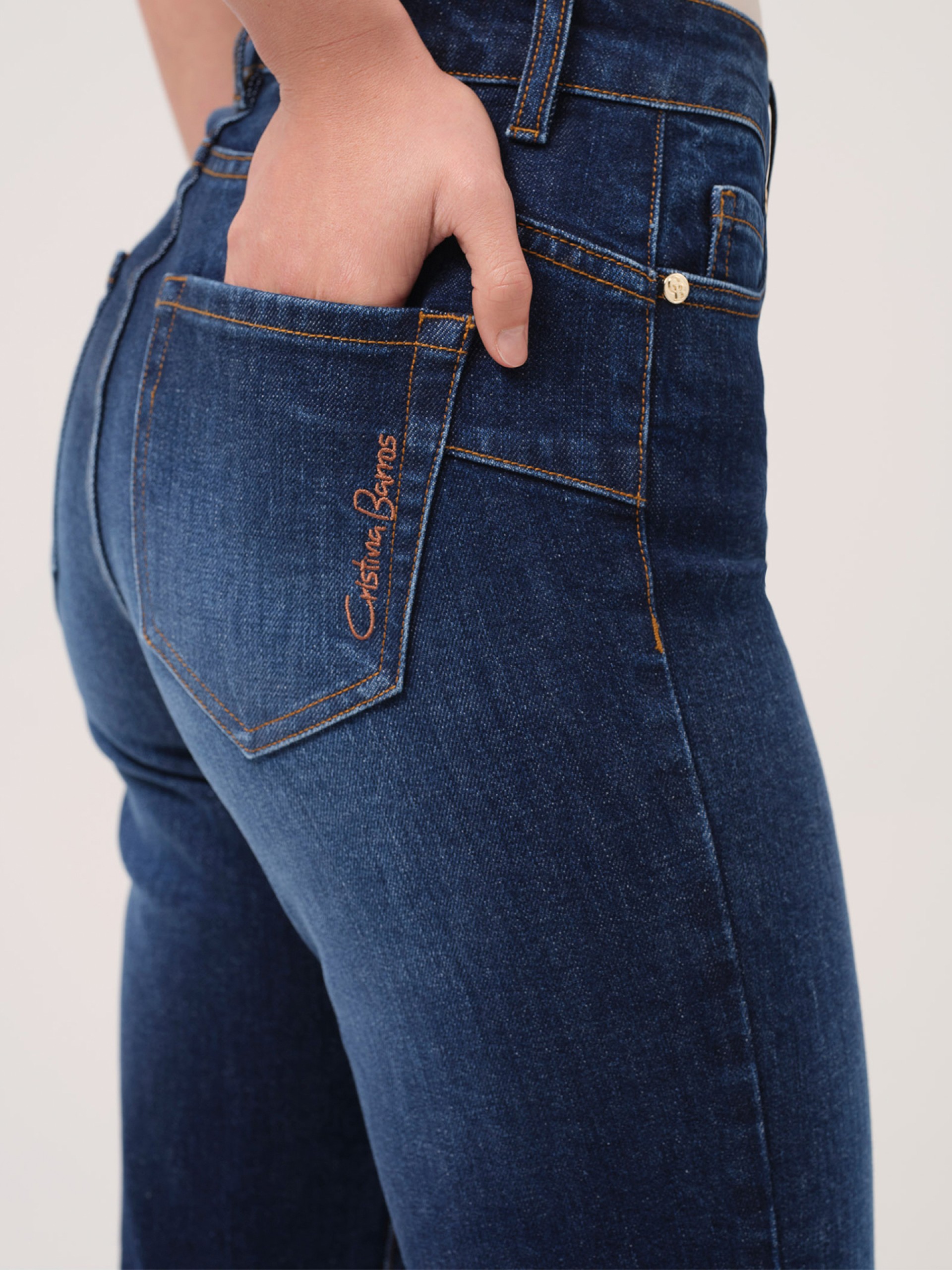 Push-up jeans