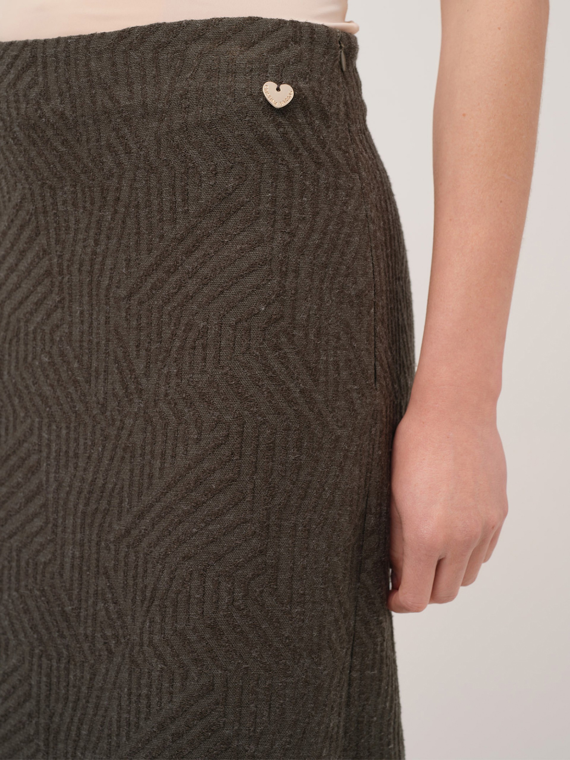 Midi knit skirt