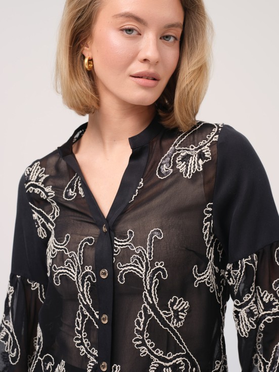 Camisa com gola mandarim
