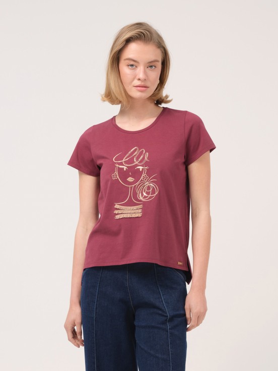 T-shirt com bordado