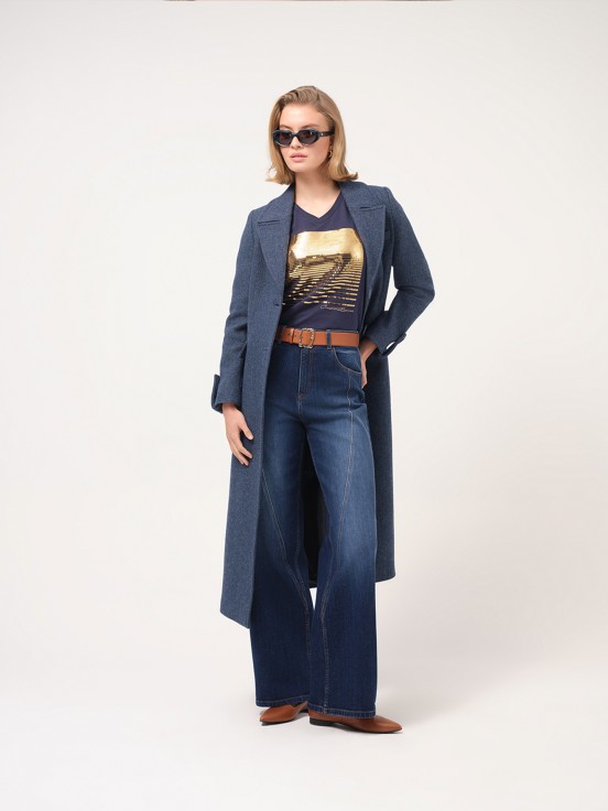 Three-quarter sleeve sweater
