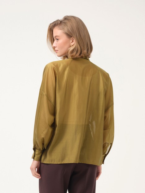 Blusa com nervuras