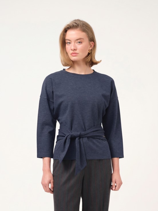 Front-knot jumper