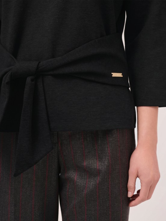 Camisola com n� na frente