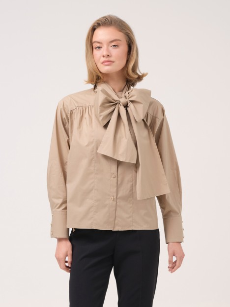 Camisa com la�o