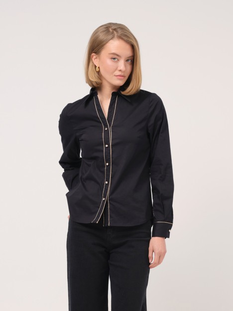 Camisa com detalhes dourados Camisa com detalhes dourados