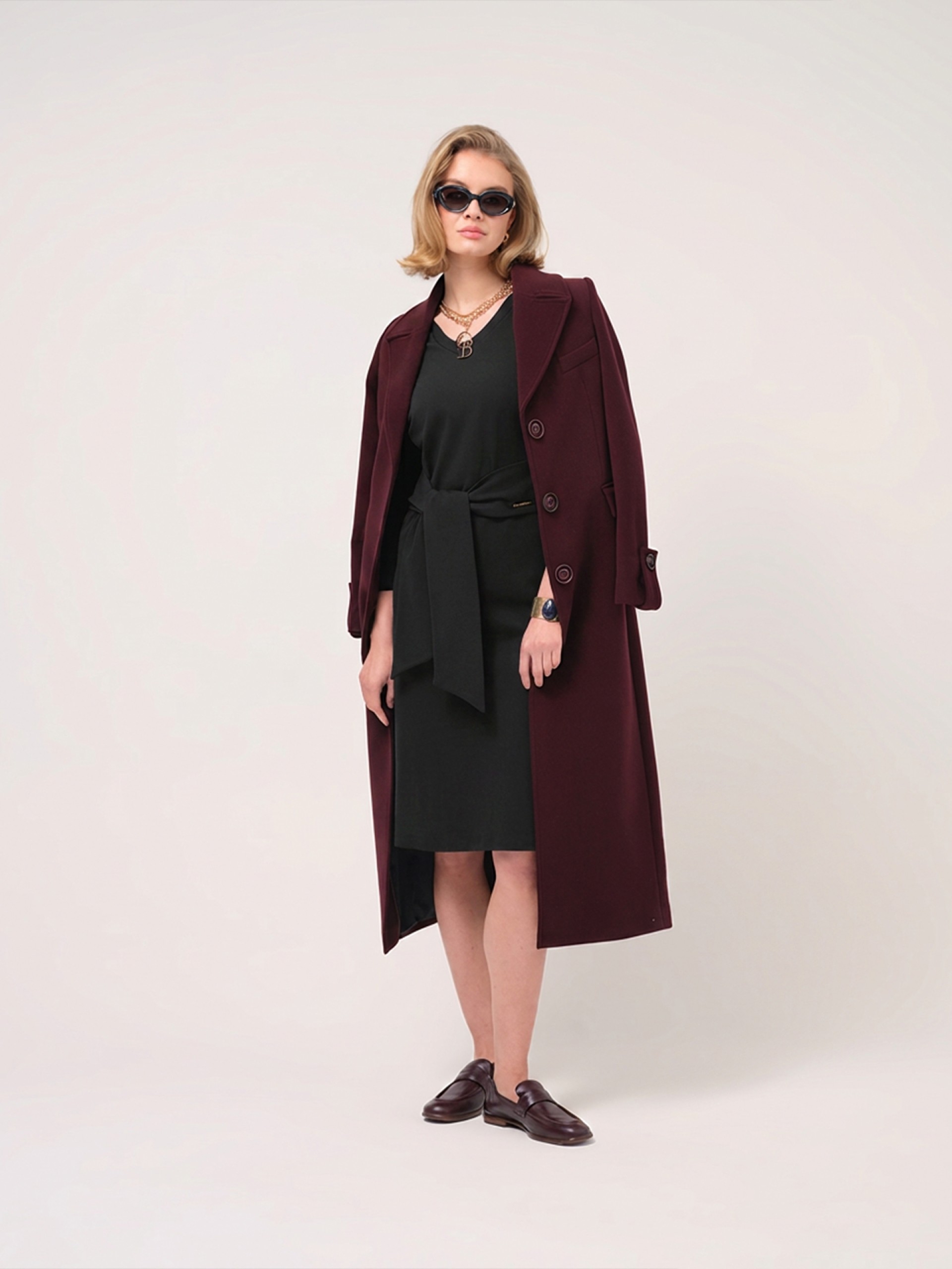 Vestido midi de malha com nó