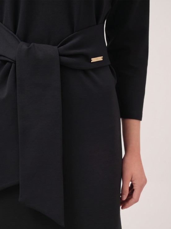 Midi knit dress with knot