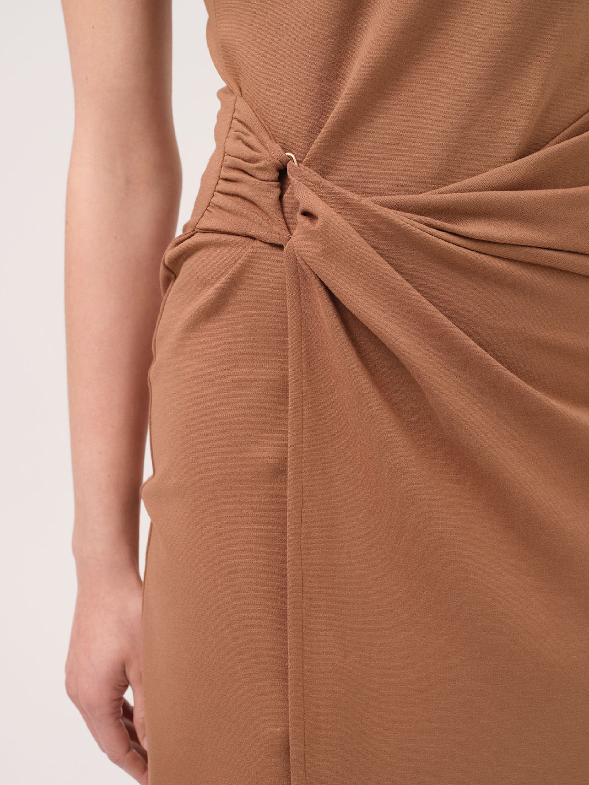 Vestido comprido de malha cruzado