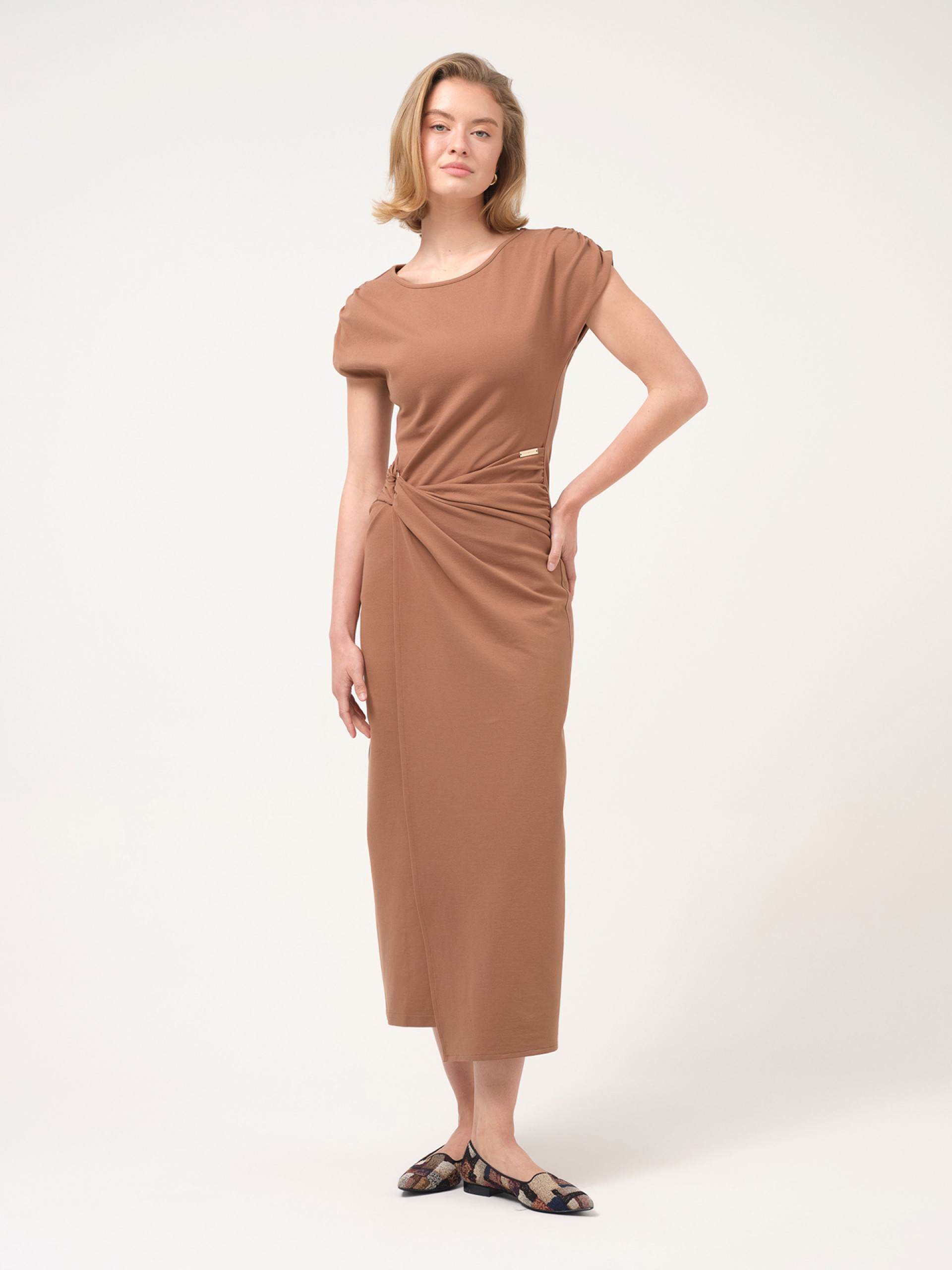 Vestido comprido de malha cruzado