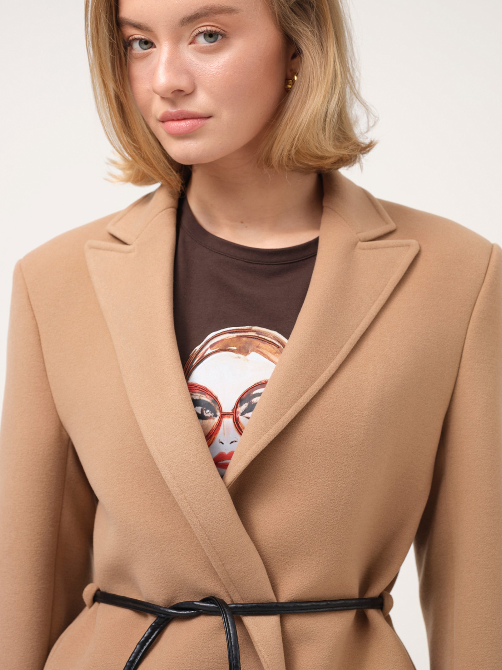Woven blazer with belt