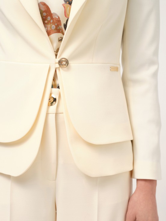 Blazer liso com aba