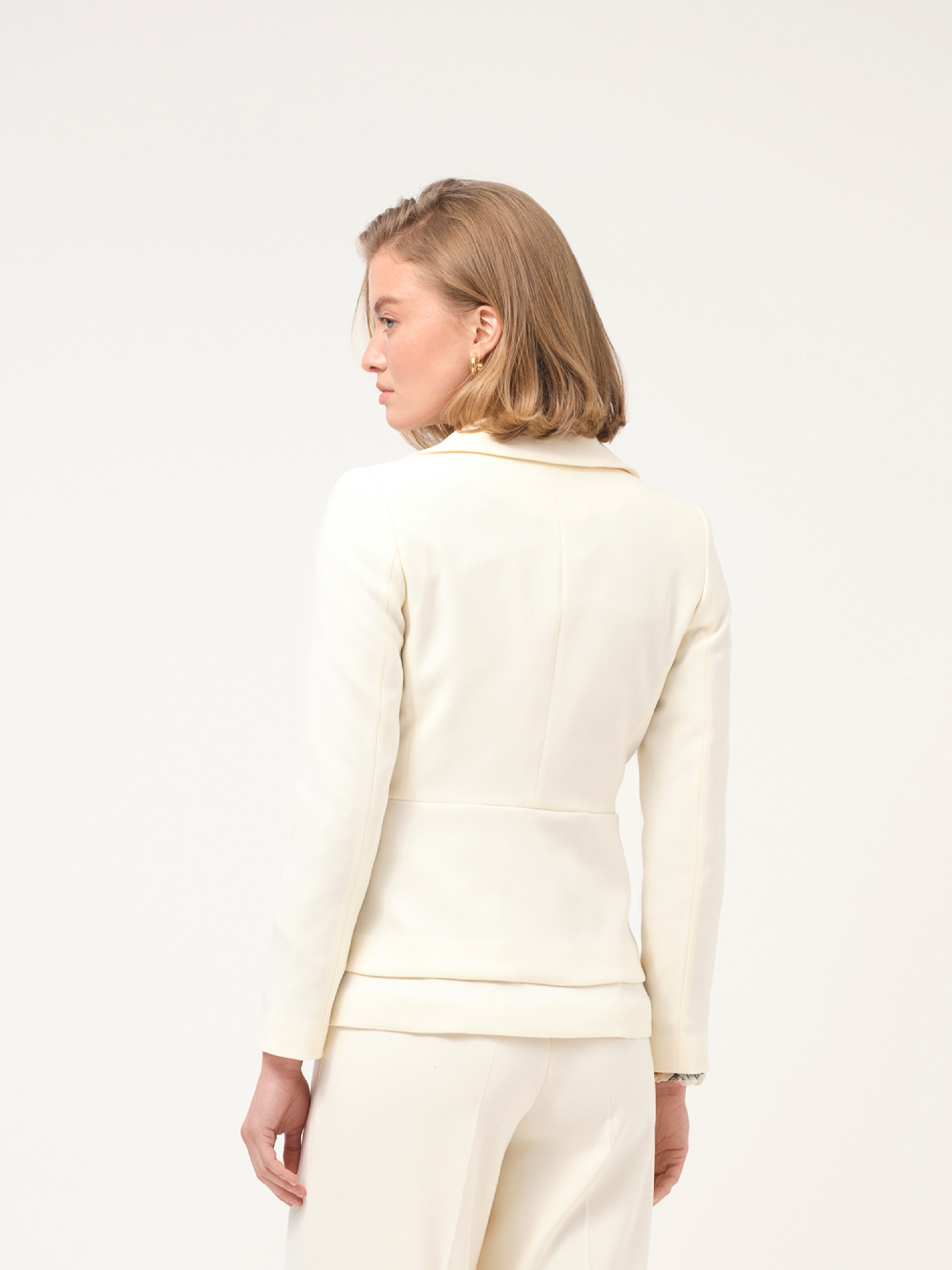 Plain blazer with flap