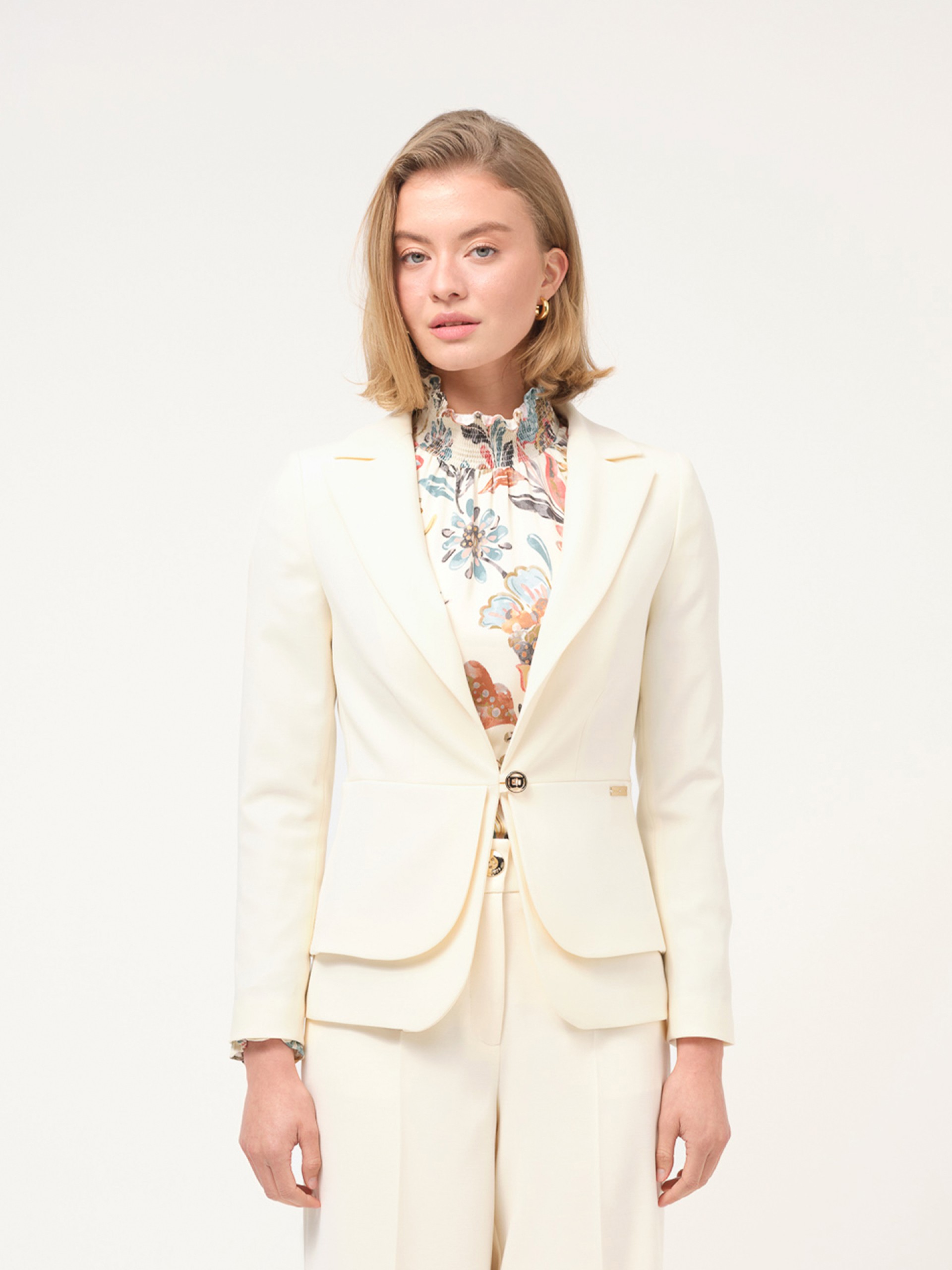Plain blazer with flap