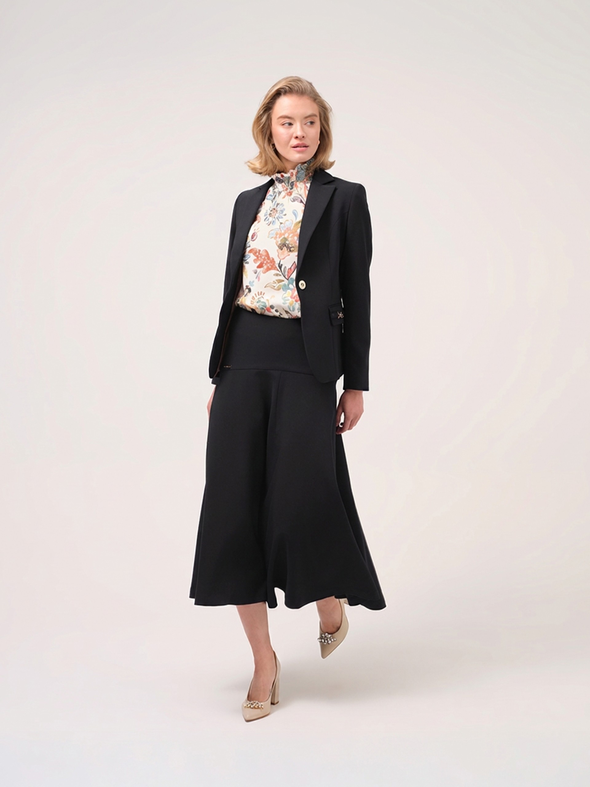 Blazer com aplicações nos bolsos