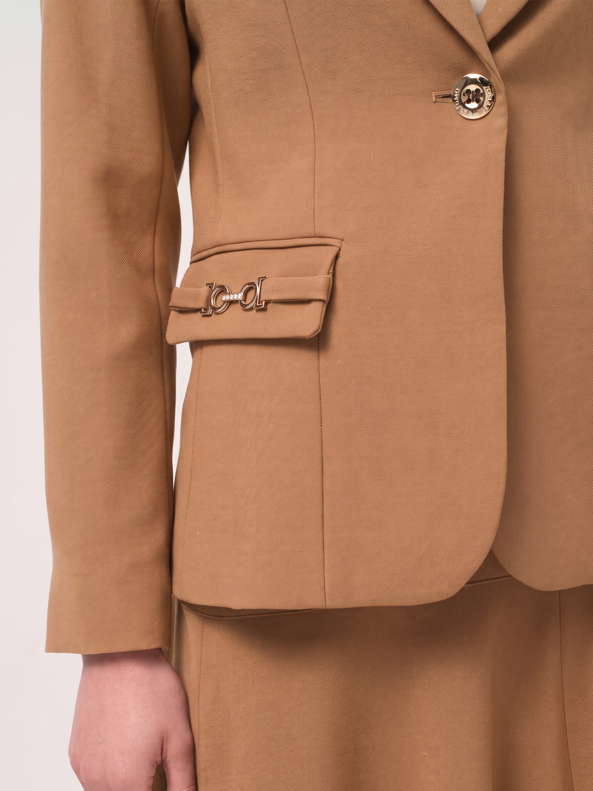 Blazer with pocket appliqués