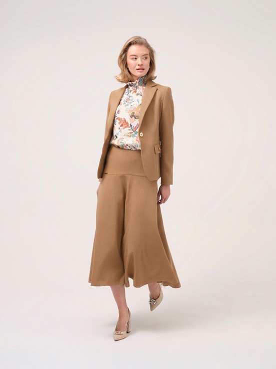 Blazer with pocket appliqués