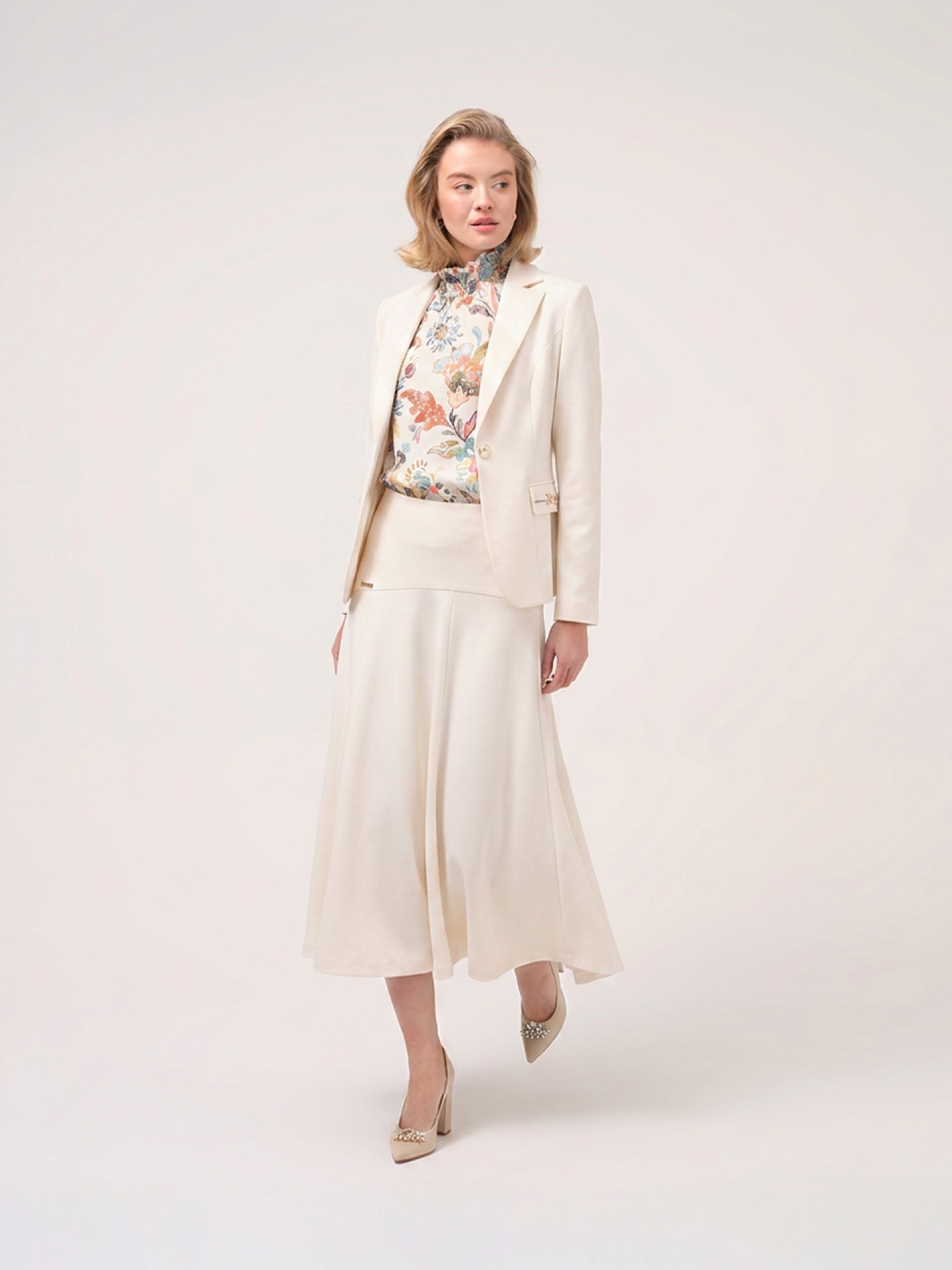 Blazer with pocket appliqués