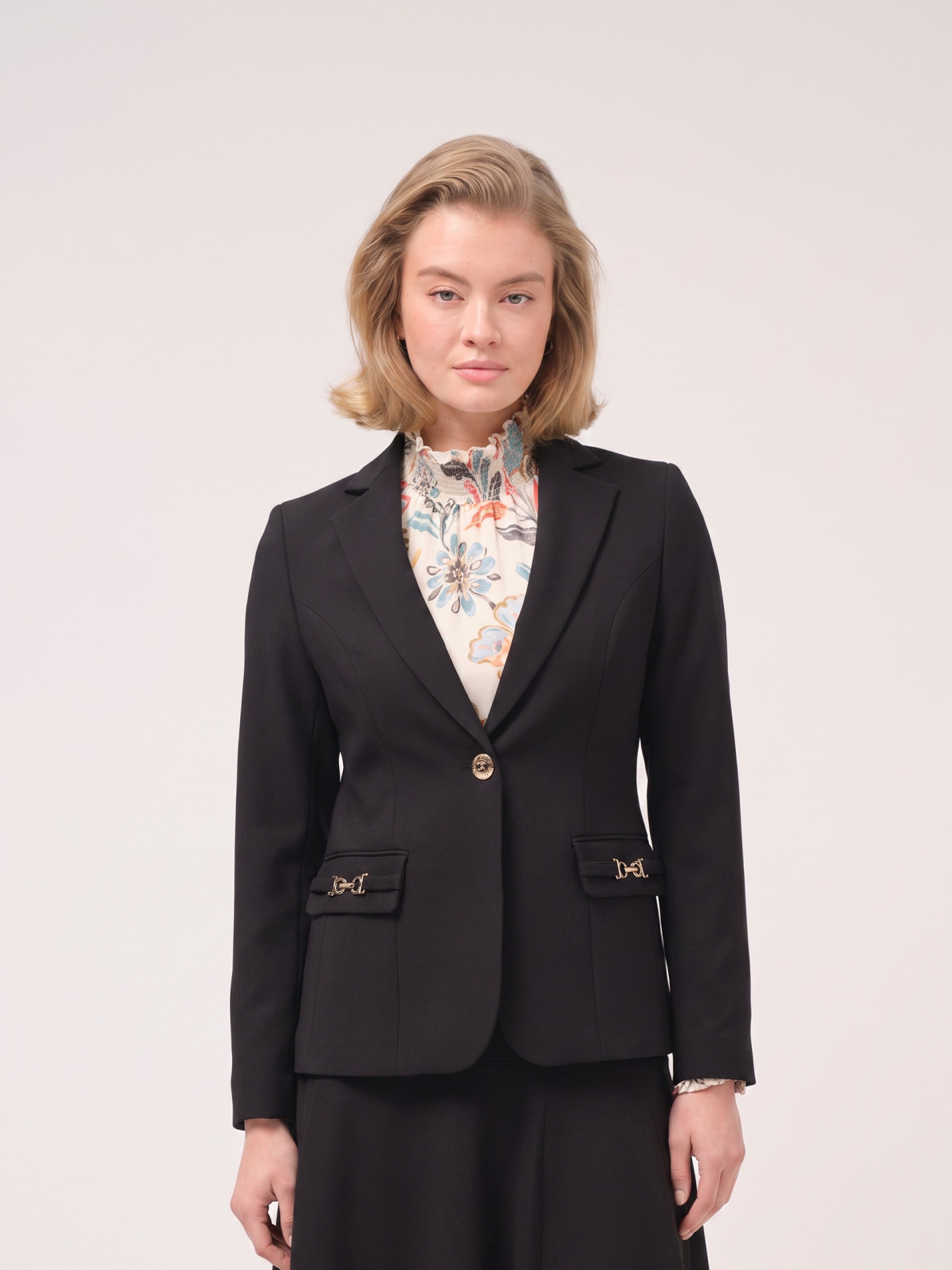 Blazer com aplicações nos bolsos