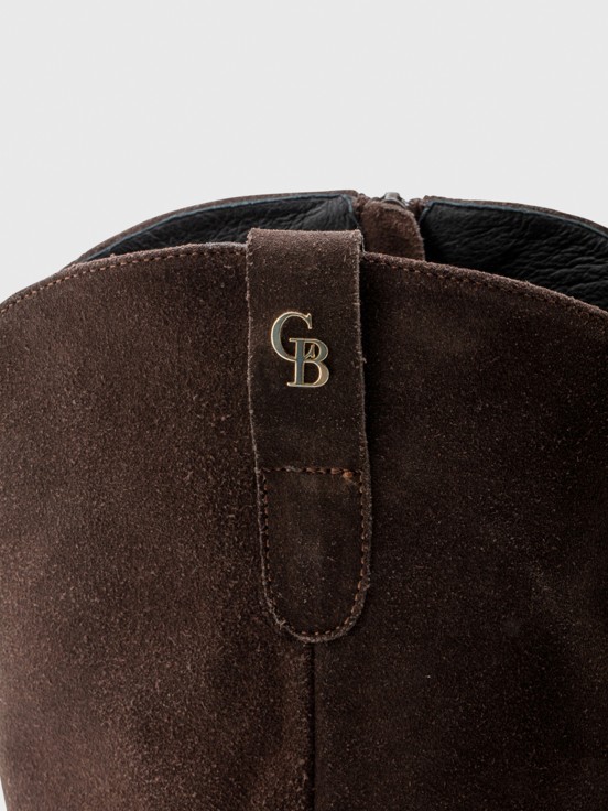 Bota alta em camur�a