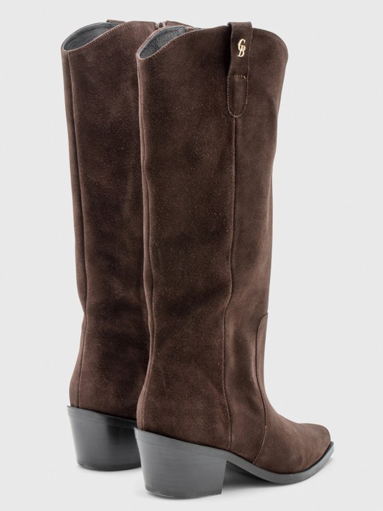 Bota alta em camur�a